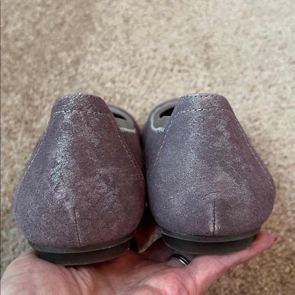 Vionic Caroll Shimmery Lavender Snakeskin Flats - Picture 5 of 8